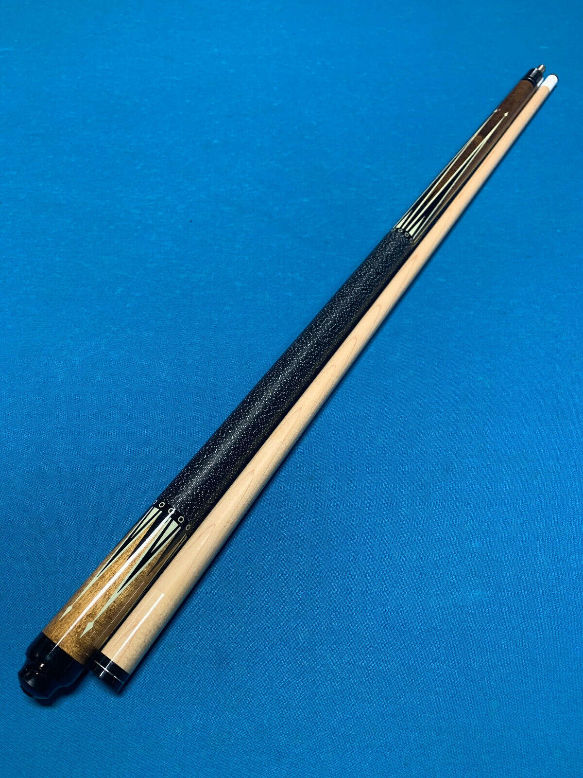 Brand New Mcdermott Pool Cue With Accessories Billiards Stick Free Case